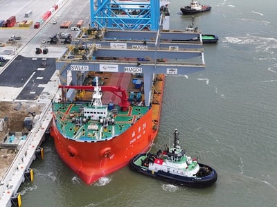 RMG cranes arrive at DP World London Gateway CREDIT London Gateway